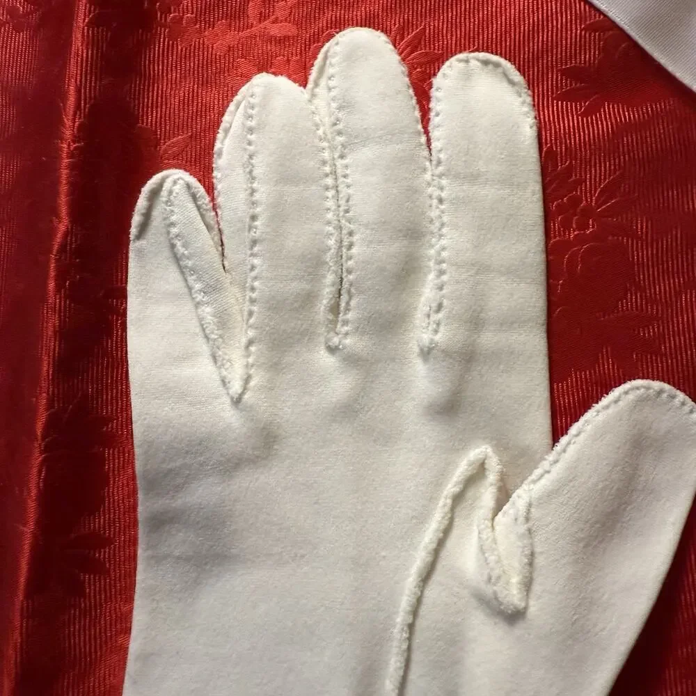 Vintage Hand Stitched Cream White Gloves Mother Of Pearl Buttons Size Petite XS